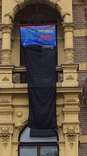 Schwarze Fahne (C) AOEF